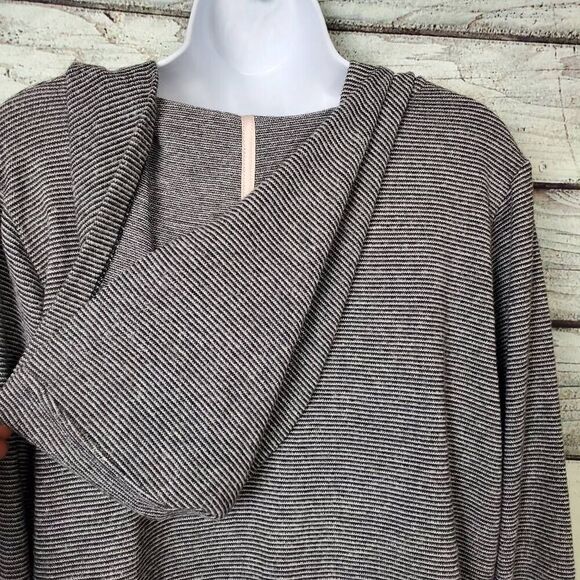 Maurices Women’s Lace-Up Hoodie Sweater Gray Striped Long Sleeve Size 0x - Picture 6 of 12